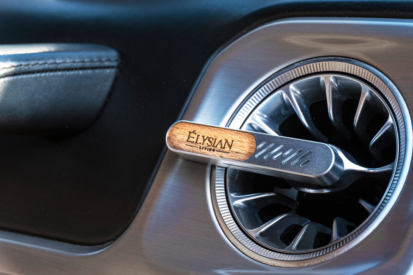 Decadent Aire Premium Automobile Essence Diffuser